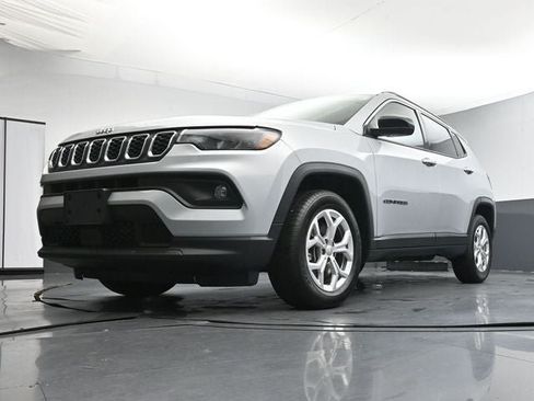 Used 2024 Jeep Compass Latitude AWD/4WD image 29