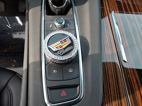 Used 2022 Cadillac Escalade Luxury image 33