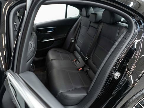 Used 2025 Mercedes-Benz C 300 4MATIC Sedan image 33