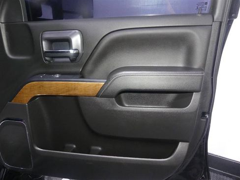 Used 2018 Chevrolet Silverado 1500 LTZ AWD/4WD image 17