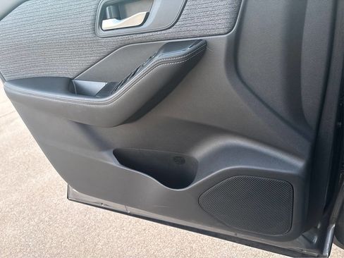 Used 2021 Nissan Rogue SV image 34