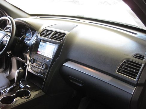 Used 2019 Ford Explorer XLT w/ Equipment Group 201A image 41