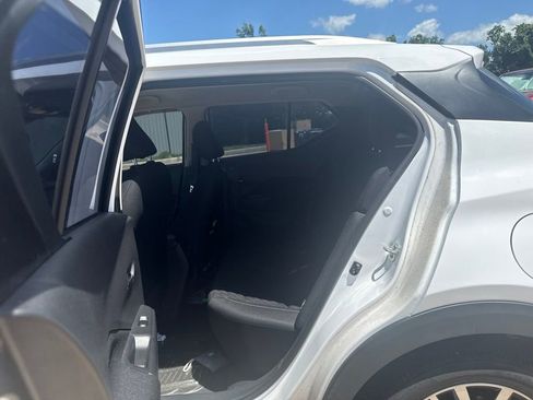 Certified 2021 Nissan Kicks SV FWD image 11