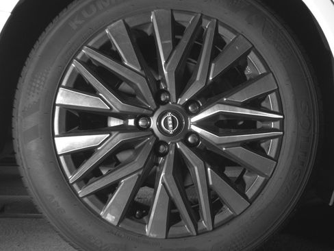 Used 2025 Nissan Altima 2.5 SV FWD image 15