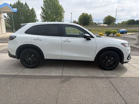New 2026 Honda HR-V Sport image 3