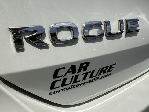 Used 2017 Nissan Rogue SV AWD/4WD image 72