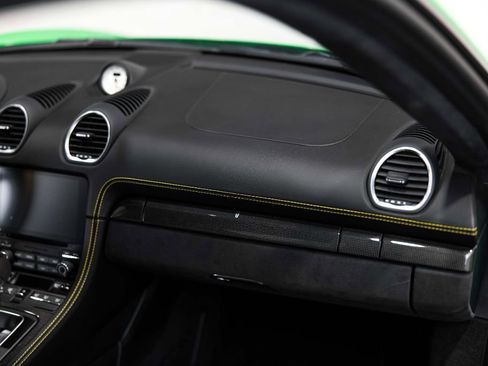 Used 2021 Porsche 718 Cayman GT4 image 33