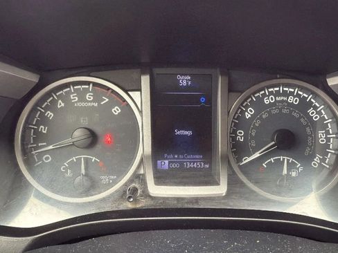 Used 2017 Toyota Tacoma SR5 image 17