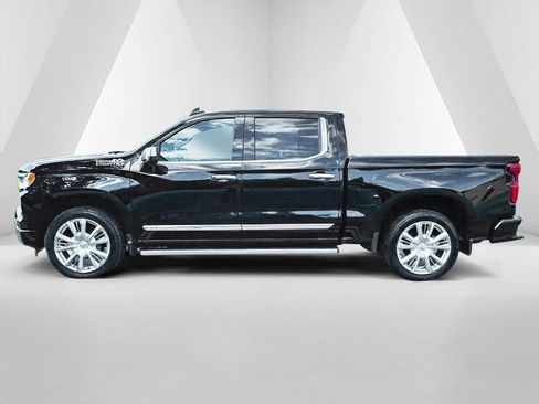 Used 2024 Chevrolet Silverado 1500 High Country AWD/4WD image 4