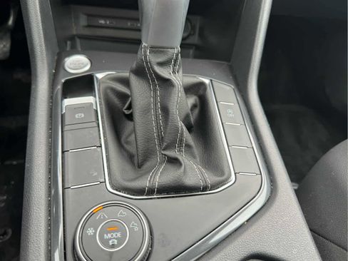 Certified 2024 Volkswagen Tiguan SE image 31