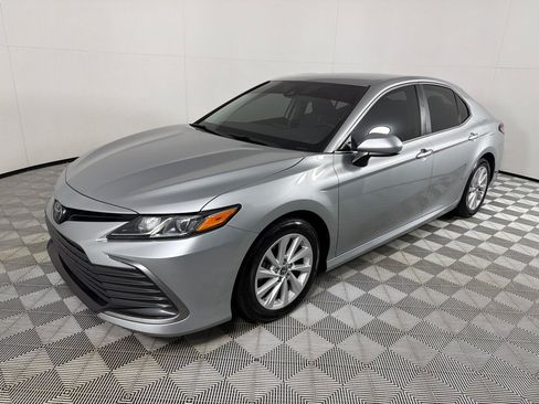 Used 2022 Toyota Camry LE FWD image 8