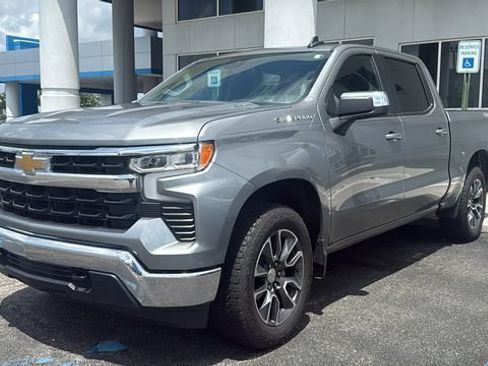 Used 2024 Chevrolet Silverado 1500 LT AWD/4WD image 4
