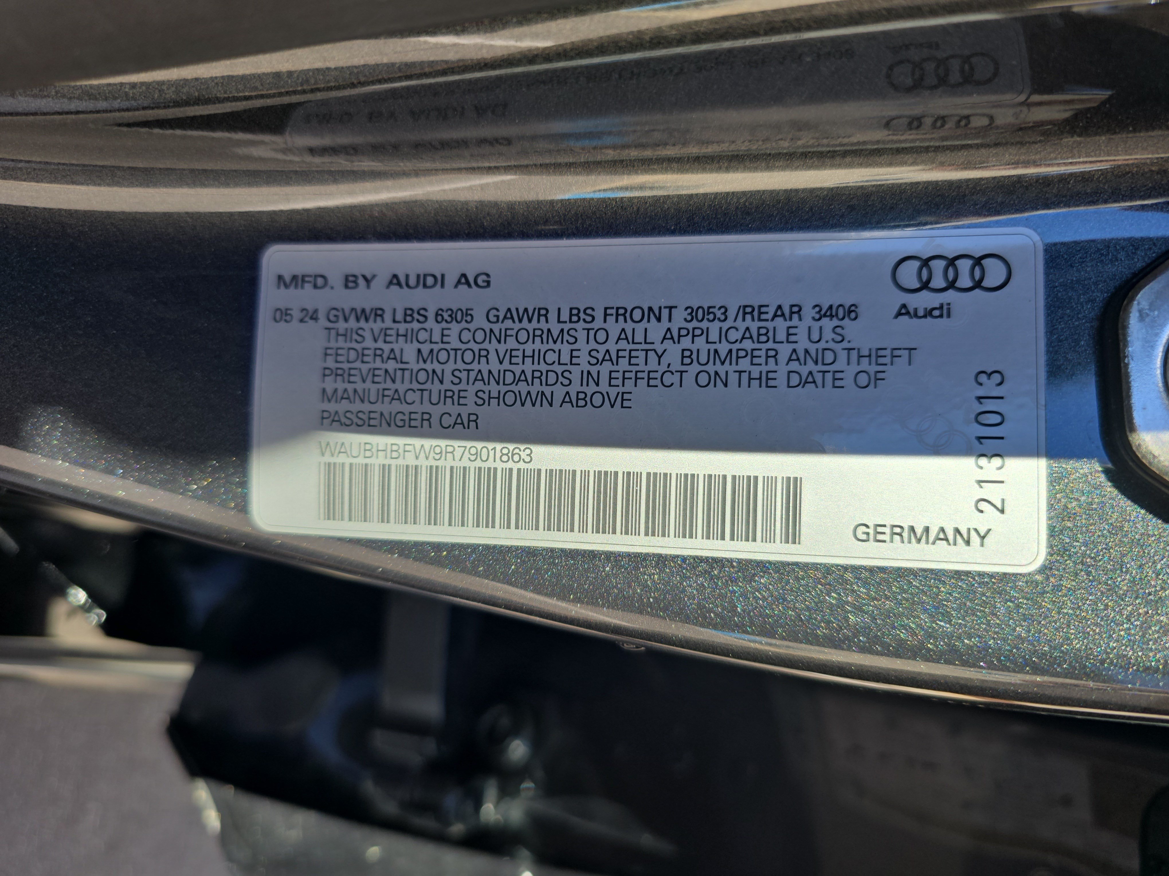 Used 2024 Audi RS e-tron GT w/ Carbon Performance Package AWD/4WD image 32