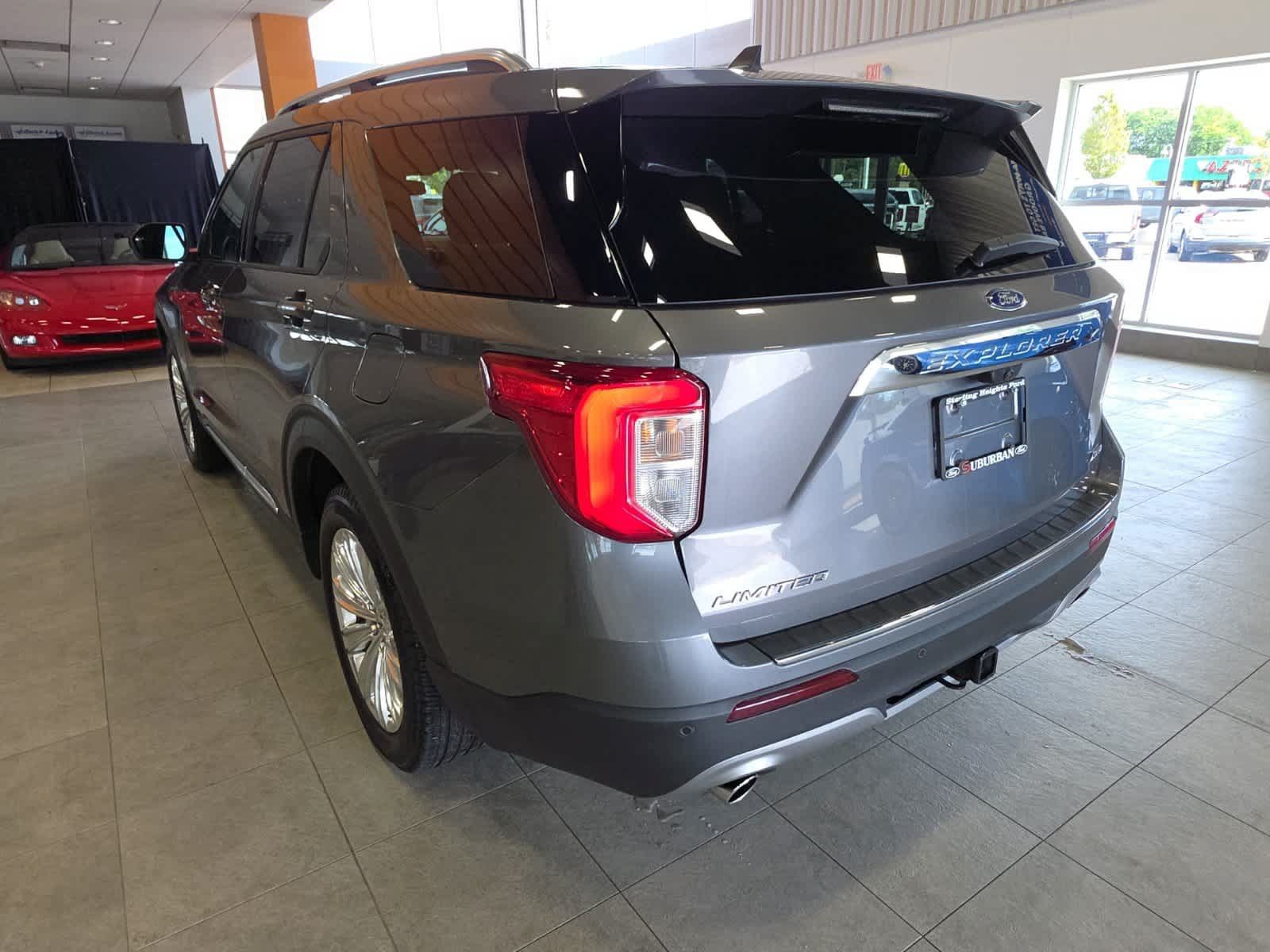 Used 2024 Ford Explorer Limited w/ Equipment Group 301A AWD/4WD image 10
