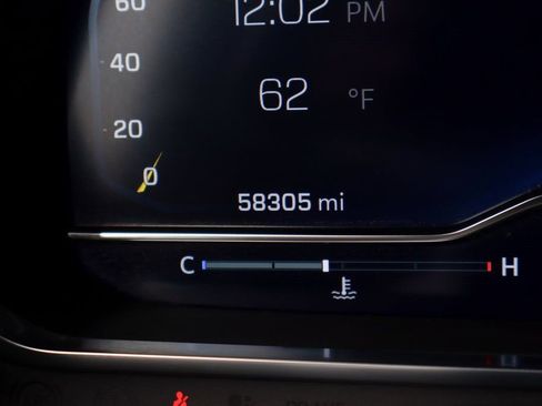 Used 2022 Chevrolet Suburban Z71 w/ Luxury Package image 26