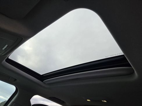 Used 2017 GMC Sierra 2500 Denali w/ Suspension Package, Off-Road image 4