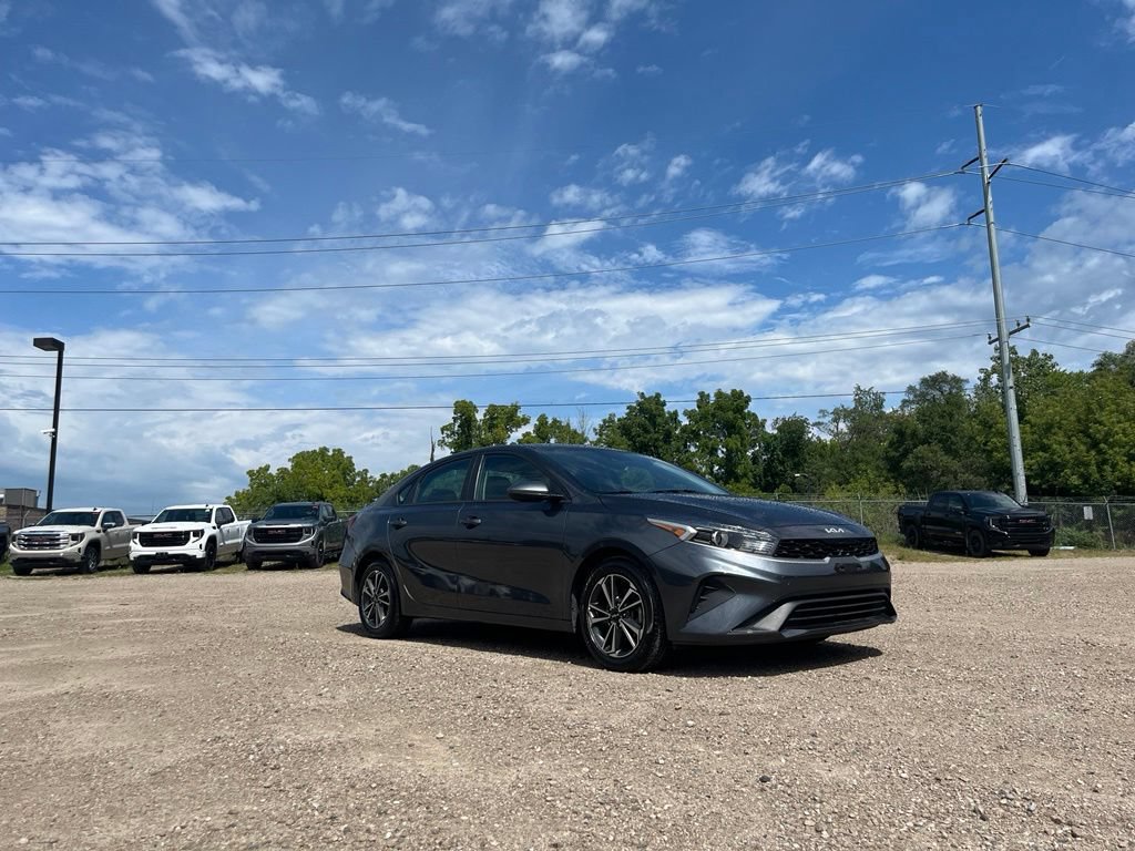 Used 2023 Kia Forte Sedan FWD image 5