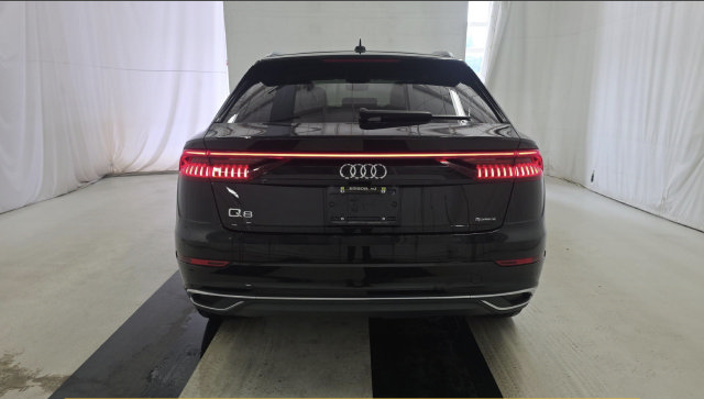 Used 2023 Audi Q8 Premium w/ Convenience Package AWD/4WD image 5