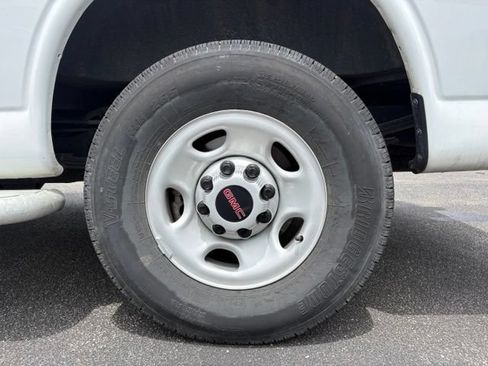 Used 2024 GMC Savana 2500 w/ Driver Convenience Package RWD image 18