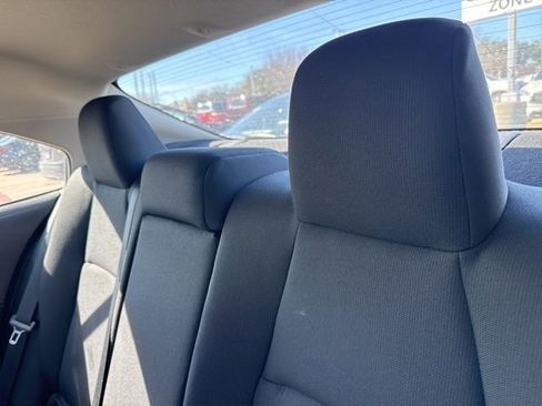 Used 2025 Toyota Corolla LE w/ Convenience Package image 7