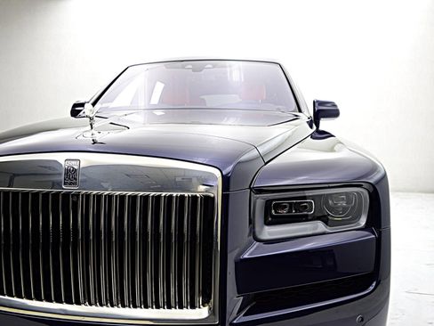 Used 2025 Rolls-Royce Cullinan image 16