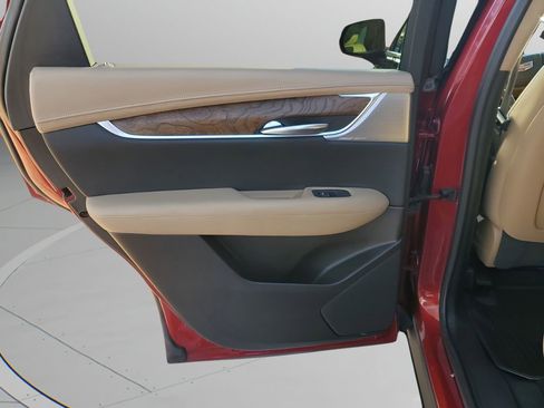 Used 2020 Cadillac XT5 Premium Luxury w/ Platinum Package image 42