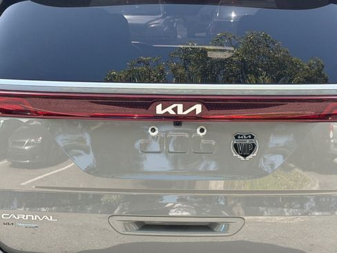 Certified 2024 Kia Carnival EX FWD image 13