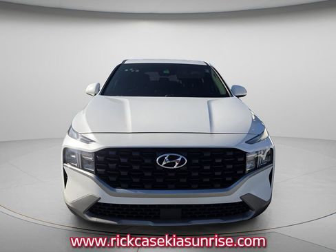 Used 2023 Hyundai Santa Fe SE w/ Winter Weather Package FWD image 3