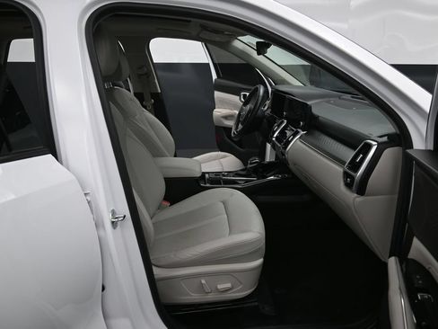 Used 2023 Kia Sorento SX AWD/4WD image 38