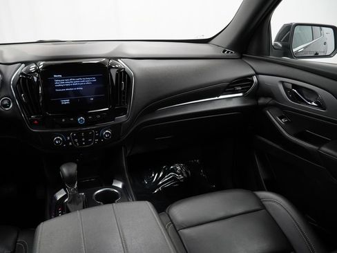 Used 2023 Chevrolet Traverse LT w/ Rear Camera Mirror Package AWD/4WD image 15