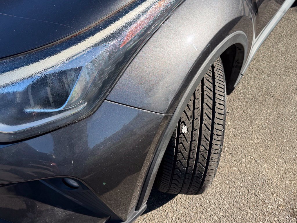 Certified 2022 Toyota C-HR Limited FWD image 3