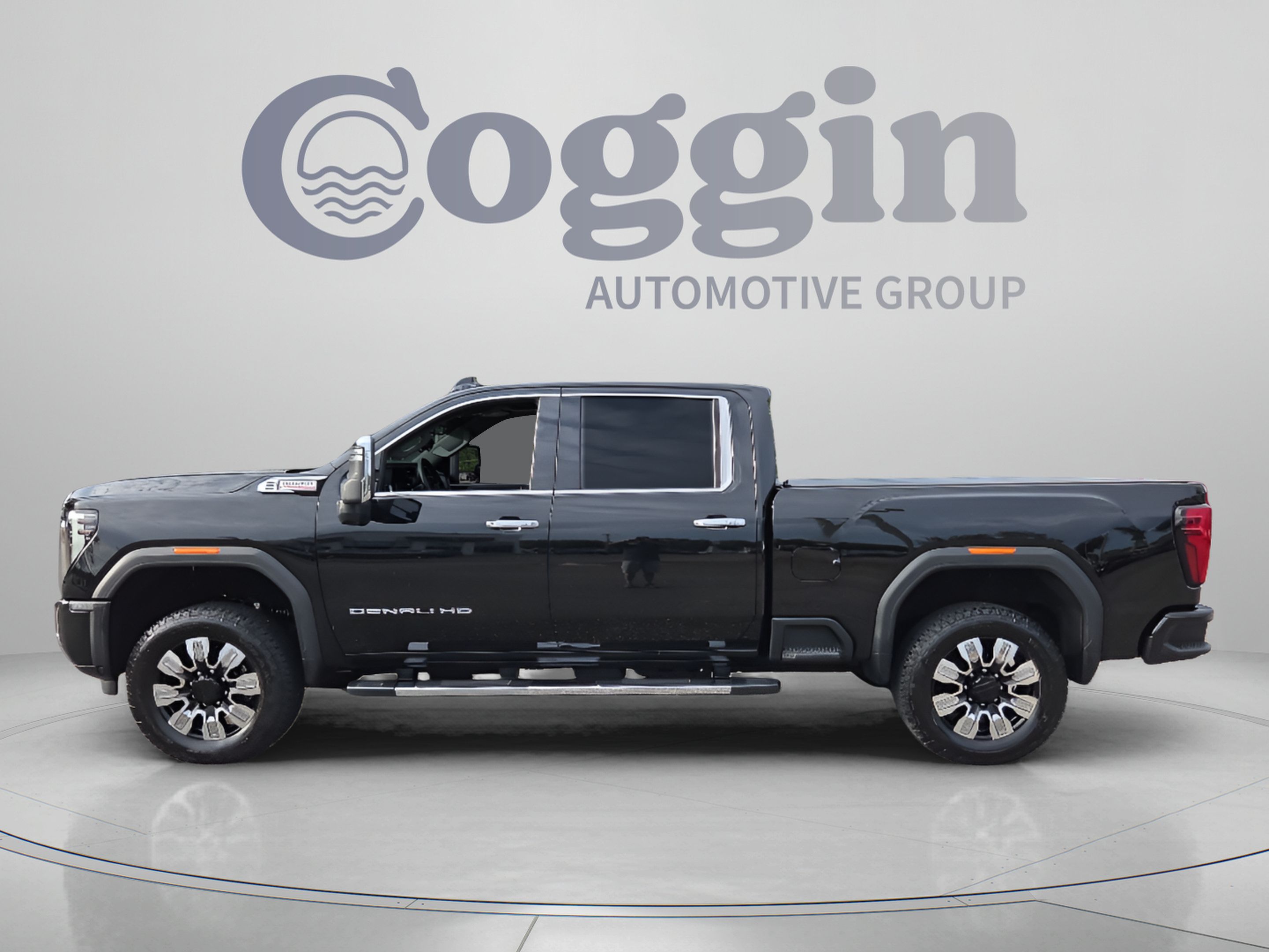 Certified 2025 GMC Sierra 2500 Denali w/ Technology Package AWD/4WD image 2