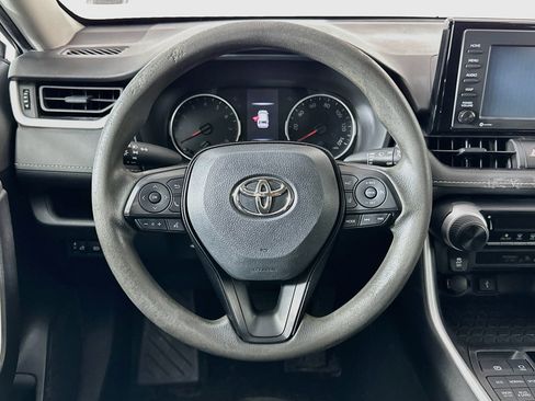 Used 2021 Toyota RAV4 LE AWD/4WD image 17