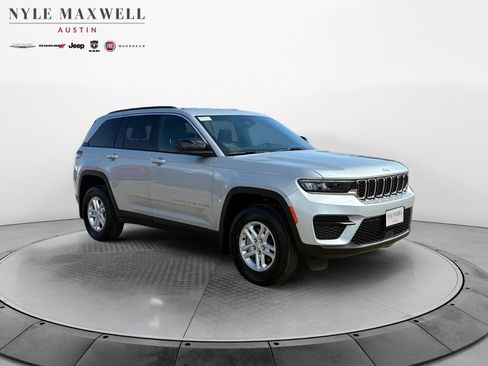 New 2025 Jeep Grand Cherokee Laredo w/ MOPAR Finishing Package image 2