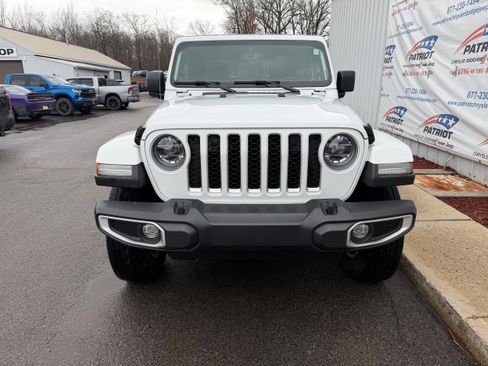 Used 2022 Jeep Gladiator Overland w/ Popular Equipment Package image 3