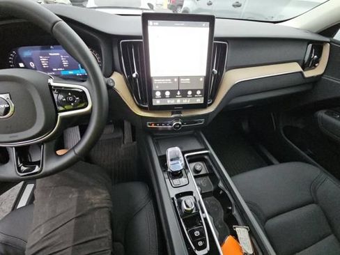 Used 2026 Volvo XC60 B5 Plus AWD/4WD image 12