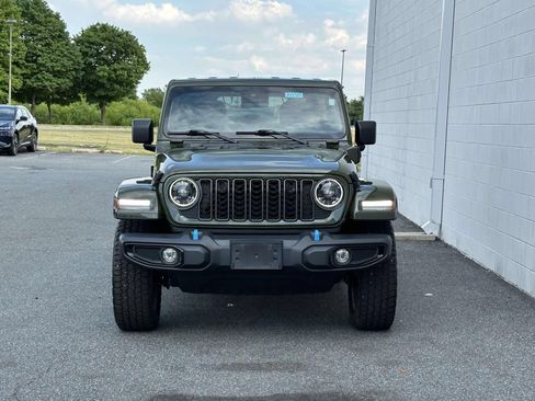 Used 2024 Jeep Wrangler Unlimited w/ Convenience Group AWD/4WD image 8