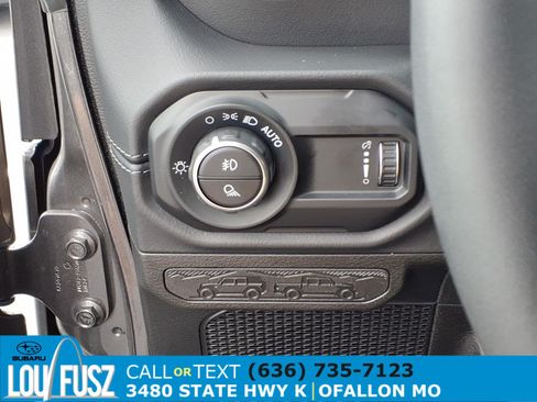 Used 2025 Jeep Gladiator Sport w/ Premium Package AWD/4WD image 21