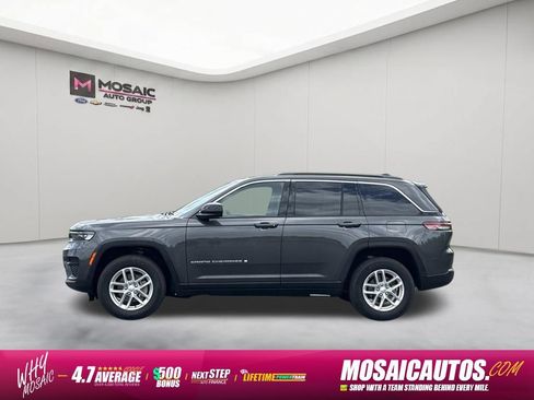Used 2024 Jeep Grand Cherokee Laredo X w/ Trailer Tow Package AWD/4WD image 4