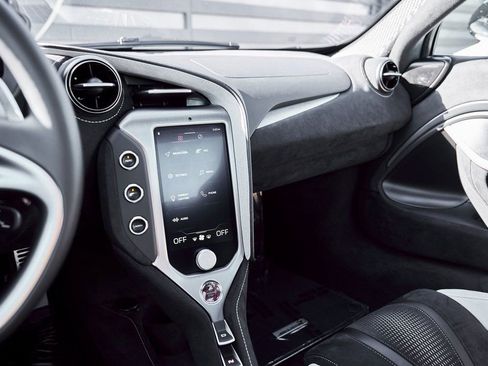 Used 2024 McLaren 750S image 82