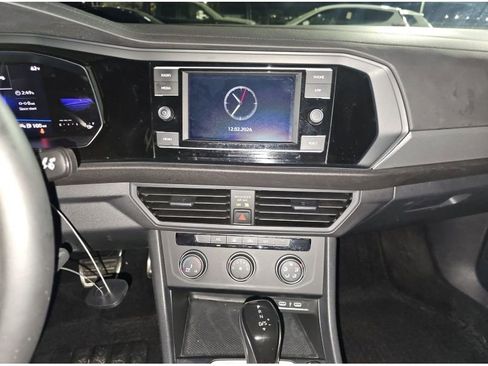 Used 2023 Volkswagen Jetta Sport image 14