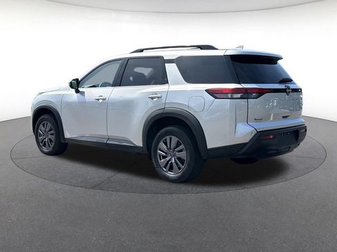 Used 2025 Nissan Pathfinder SV AWD/4WD image 3