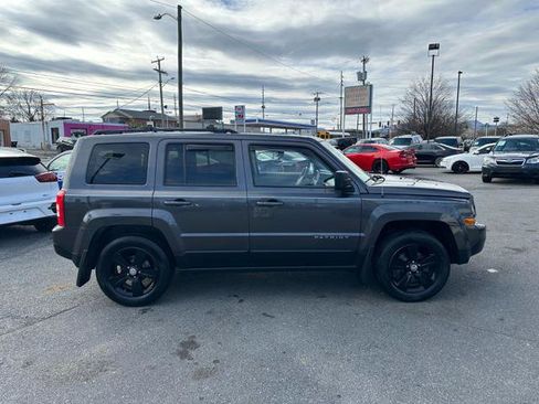 Used 2015 Jeep Patriot Latitude image 4