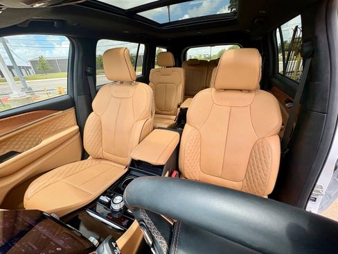 Used 2025 Jeep Grand Cherokee L Summit AWD/4WD image 14