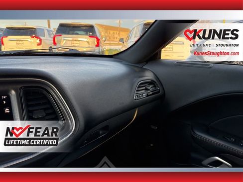 Used 2015 Dodge Challenger SXT Plus image 32