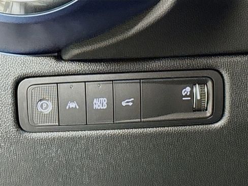 New 2026 Chevrolet Equinox EV LT image 10