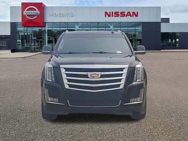 Used 2018 Cadillac Escalade Luxury AWD/4WD image 2