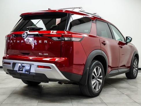 Used 2023 Nissan Pathfinder SL AWD/4WD image 12