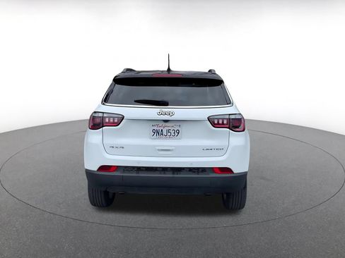 Used 2025 Jeep Compass Limited AWD/4WD image 12