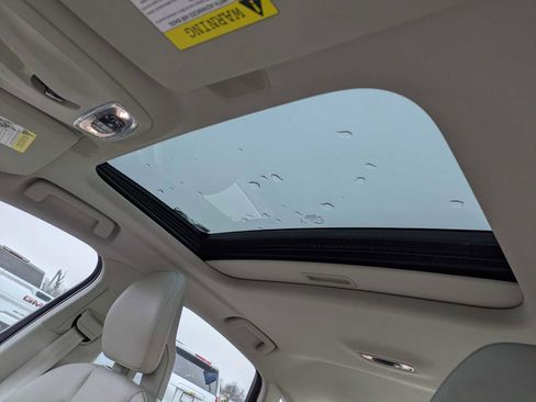 Used 2017 Volvo S90 T6 Momentum w/ Vision Package image 18